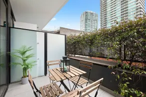Dee - Gorgeous modern apartment in perfect locatio - Image 3