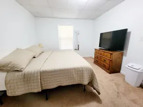 Guest Suite with 3 Bedrooms in Basement - Image 3