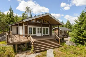 A modern beach house in a beautiful landscape - Image 2