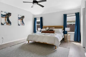 Modern Comfort Near Airport & Tesla w/ Workspaces - Image 3