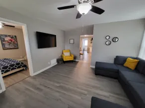 Pet-Friendly Cottage | King Bed + Fenced Yard - Image 2