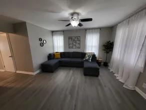 Pet-Friendly Cottage | King Bed + Fenced Yard - Image 3