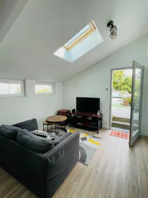 Cottage with pool access - Image 2