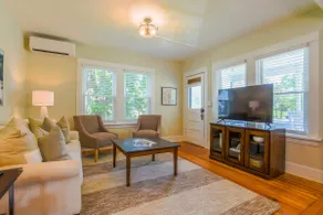 A Luxurious Retreat in Mystic Ct - Image 2