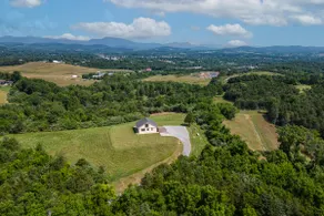 Blueberry Hill Cottage, Lexington Virginia - Image 4