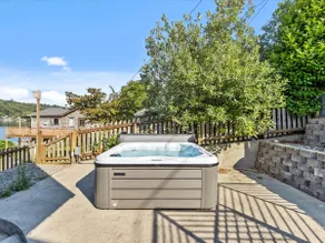 *NEW* Relax on the Lake! Hot tub & dock await! - Image 3