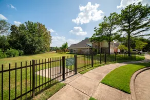 Northwest•Houston•4bedroom•backyard• - Image 4