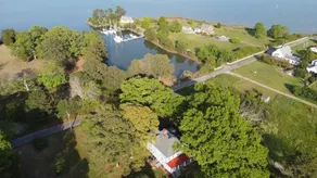 Victorian Farmhouse w/ private waterfront & pier at the mouth of Mobjack Bay - Image 3