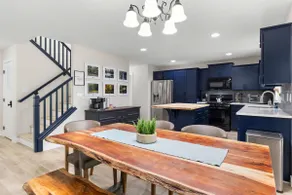Spacious 4 bed near park/trails - Image 4
