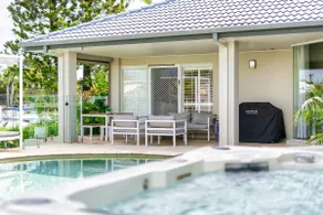 Seaclusion Waterfront Heated Spa and Pool - Image 3