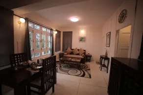Parisian Private Cottage with Fast WiFi & Parking! - Image 4