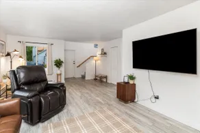 Stylish, spacious, & private 3 bedroom home - Image 4