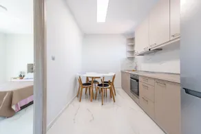 Apartment with 2 bdrms in beachfront location - Image 5