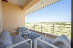 Apartment with 2 bdrms in beachfront location - Image 3