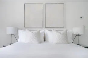 Stunning single level Mayfair 3 Bed flat with AC - Image 3