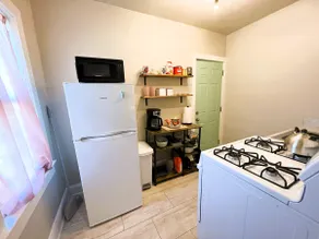 Cute Studio in Old West End - Image 4