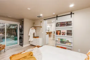 Boho Bungalow - walk to Hyde Park, Downtown+Skiing - Image 5