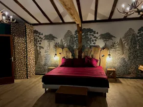 The cabin with private jacuzzi - Image 3