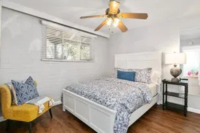 Bright 2Bd/1ba Beach Apartment - Image 3