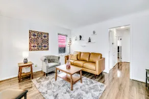 Chic 4BR/3BA-5min 2 Royal Oak DT-Super Fast WiFi - Image 2