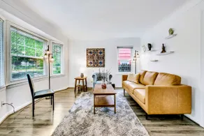 Chic 4BR/3BA-5min 2 Royal Oak DT-Super Fast WiFi - Image 5