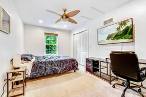 Chic 4BR/3BA-5min 2 Royal Oak DT-Super Fast WiFi - Image 4