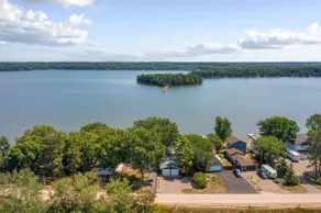 Lake Fremont Sunrise Beach House - Image 2