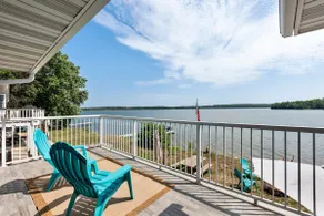 Lake Fremont Sunrise Beach House - Image 3
