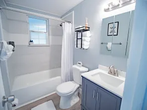 Simply Relax Pond house • 5 Min from I-75/US90 - Image 3