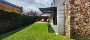 House with a garden and a community pool - Image 5