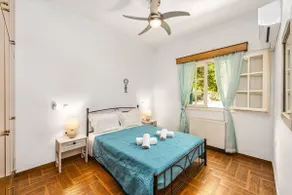 St Harry's Windmill - Seafront Apartments - Image 2