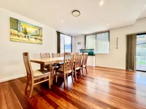 Cheerful 3bed home FreeP/Close to the station - Image 2