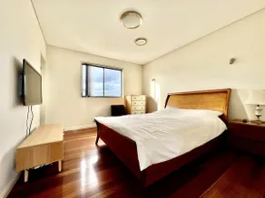 Cheerful 3bed home FreeP/Close to the station - Image 5