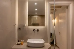 Apollo Luxury Suites 2 - Image 2