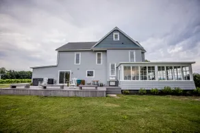 Lakeside Vineyard Farmhouse - Image 2