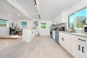 Quiet and Central 2bedroom House - Image 4