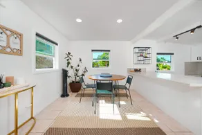 Quiet and Central 2bedroom House - Image 2