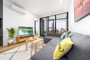 60F Luxury MelbCBD 3BR[2Bath] 8ppl,Free carpark - Image 3