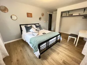 Charming 2BD 1BA Apartment - Image 5
