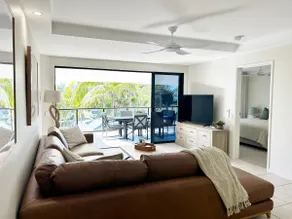 Sun And Sandy ~ Gorgeous Beach Front Location - Image 5