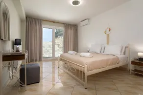 Tumeremos · Garden Retreat | 3BR | Sea Nearby - Image 2