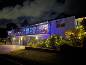 Luxury family home with bar@ music room - Image 2