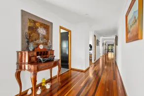 Luxury family home with bar@ music room - Image 5