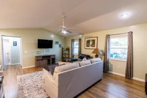 Spacious & Cozy - Image 5
