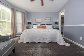 Clean, beautiful, & comfy home - Image 5
