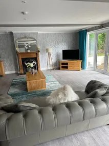 Cameron Coach House Modern Property in Murrayfield Edinburgh - Image 2