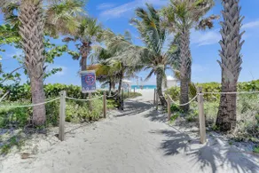 Beachfront Condo w Beach Service 1207 - Image 5