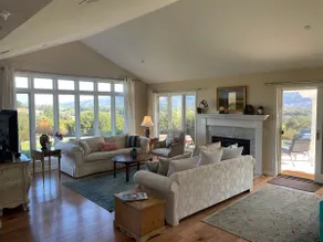 *Lavender Hill Ranch: Elegant Estate w/ Epic Views - Image 4
