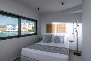 Beachfront Salty Sea Luxury Suite 2 - Image 5