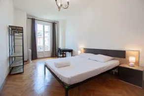 Bright 2-Bedroom Apartment - La Libération - Image 3